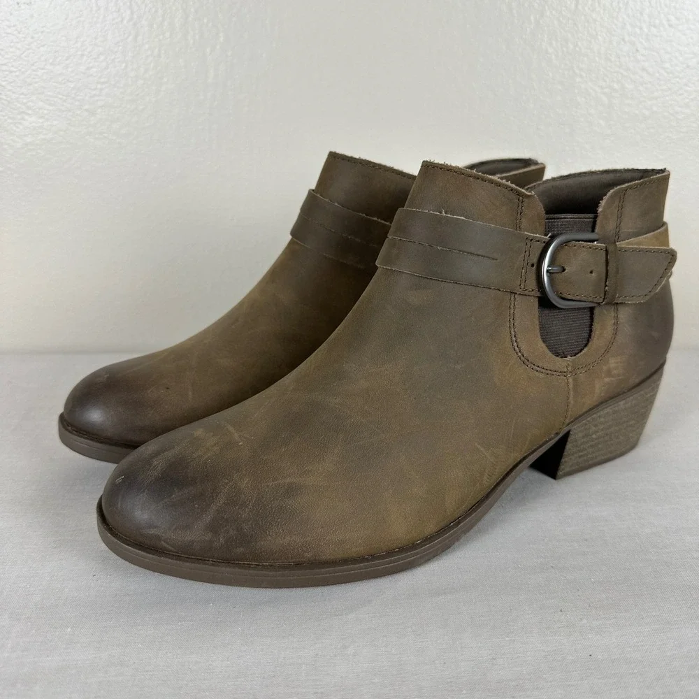 Clarks Women's 9.5 Charlten Rae‎ Ankle Bootie Mushroom Oily Leather Buckle Zip